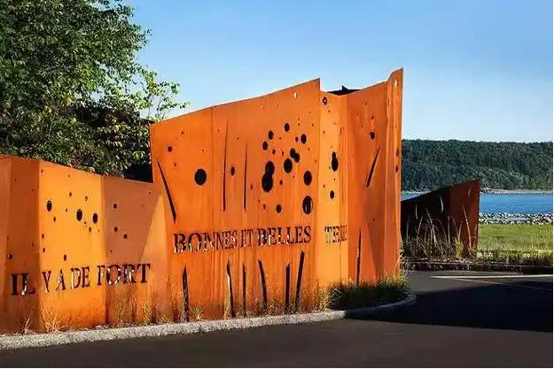 西城锈钢板景观